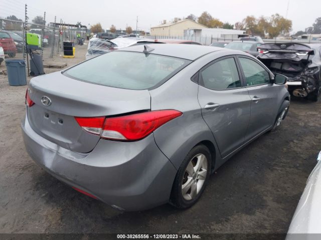 Photo 3 VIN: KMHDH4AE7DU991932 - HYUNDAI ELANTRA 