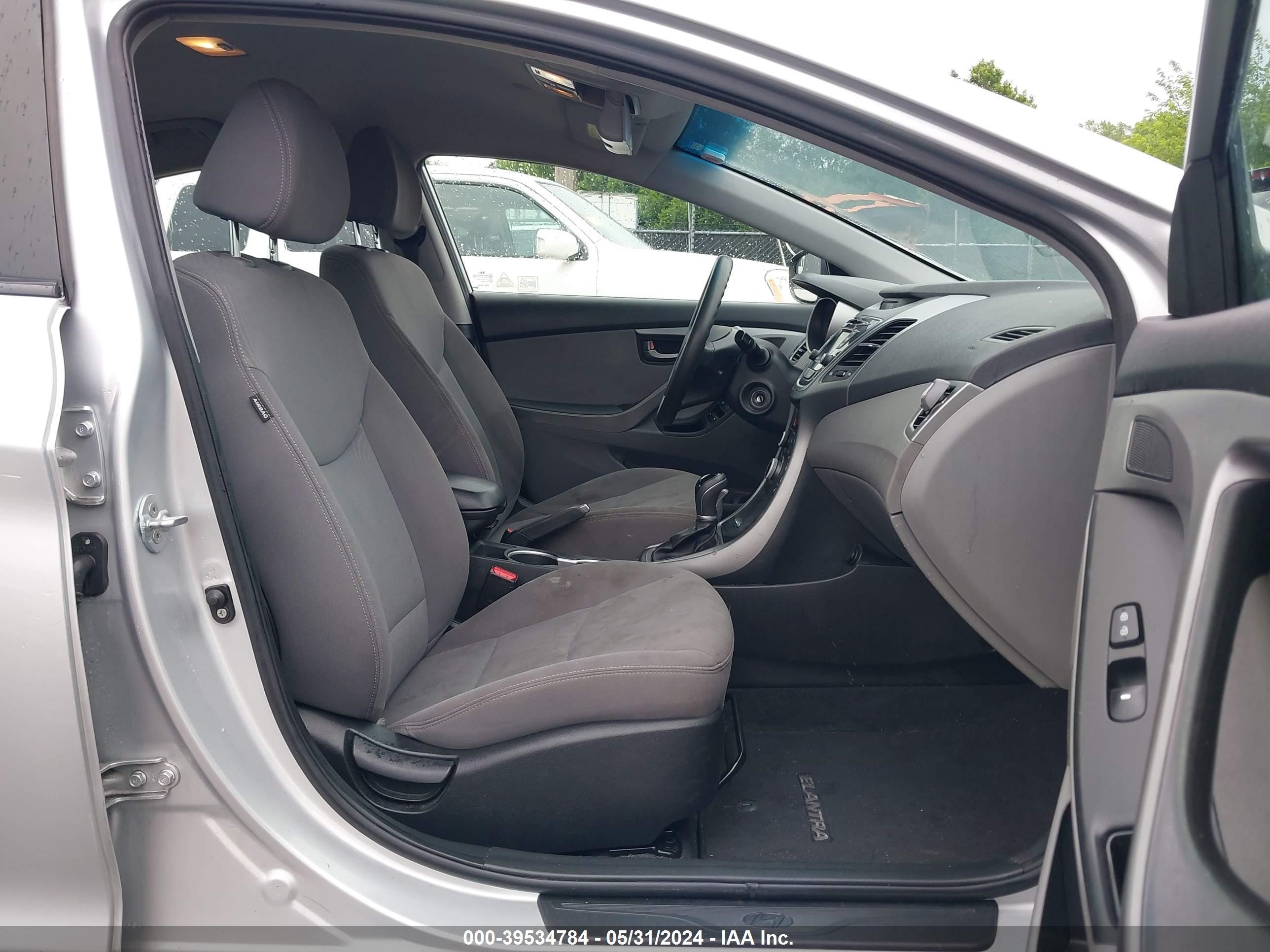 Photo 4 VIN: KMHDH4AE7EU040258 - HYUNDAI ELANTRA 