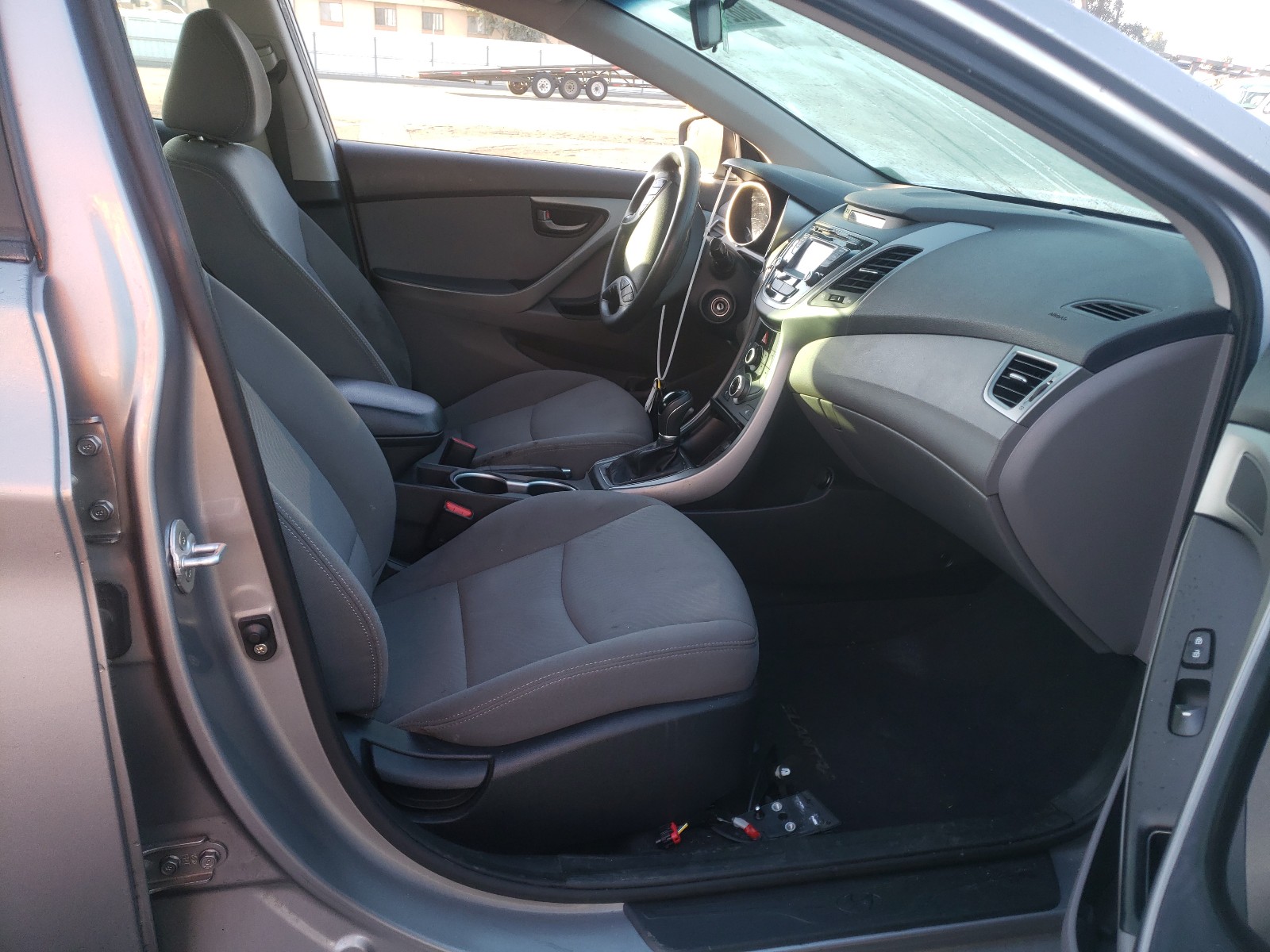 Photo 4 VIN: KMHDH4AE7EU153692 - HYUNDAI ELANTRA SE 