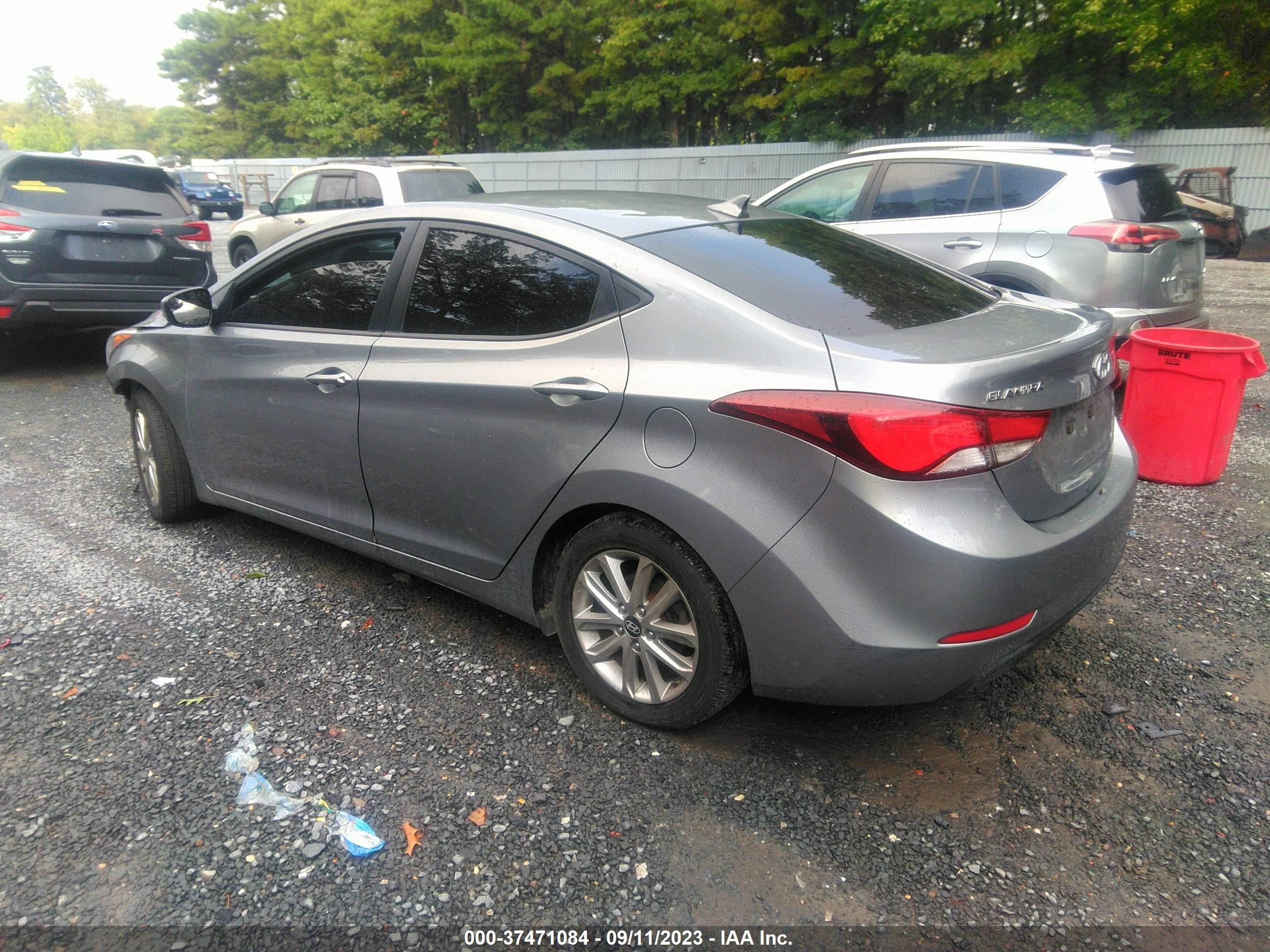 Photo 2 VIN: KMHDH4AE7FU223435 - HYUNDAI ELANTRA 