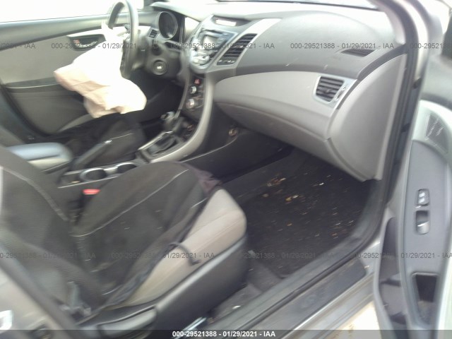 Photo 4 VIN: KMHDH4AE7FU311336 - HYUNDAI ELANTRA 