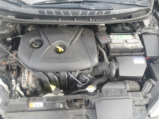 Photo 6 VIN: KMHDH4AE7FU320473 - HYUNDAI ELANTRA SE 