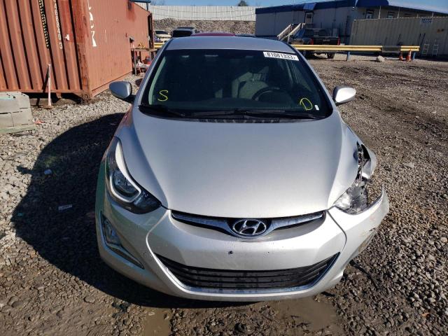 Photo 4 VIN: KMHDH4AE7FU323180 - HYUNDAI ELANTRA 