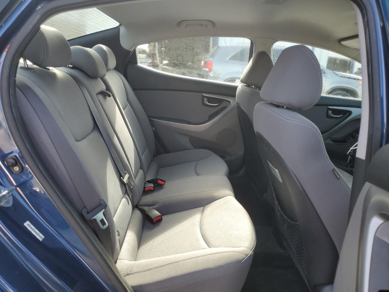 Photo 9 VIN: KMHDH4AE7FU381435 - HYUNDAI ELANTRA 