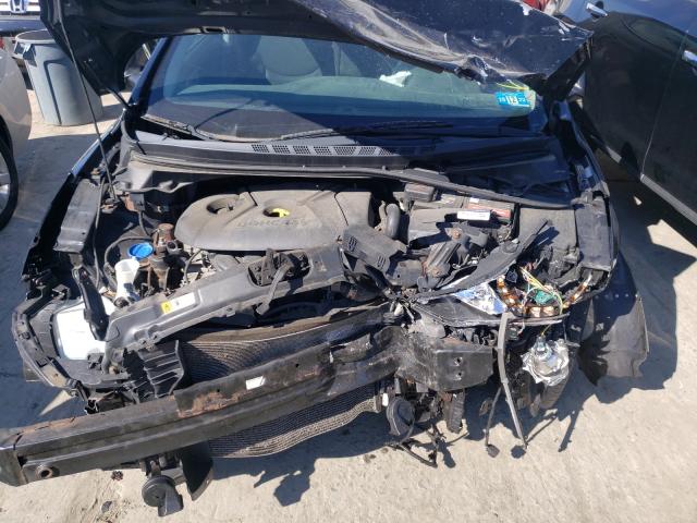 Photo 6 VIN: KMHDH4AE7FU439544 - HYUNDAI ELANTRA SE 