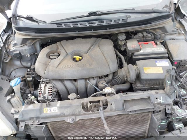 Photo 9 VIN: KMHDH4AE7GU485800 - HYUNDAI ELANTRA 