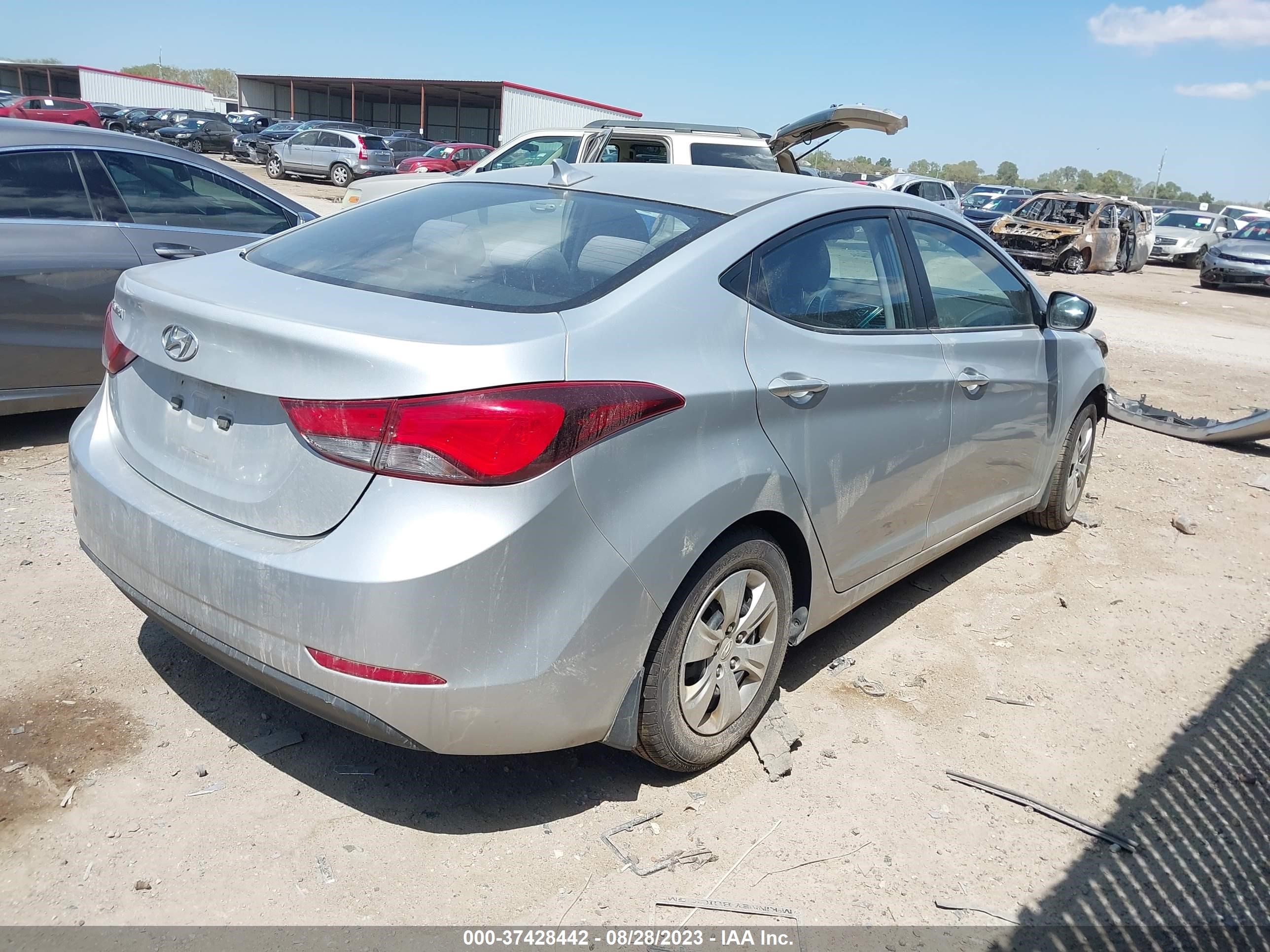 Photo 3 VIN: KMHDH4AE7GU501591 - HYUNDAI ELANTRA 