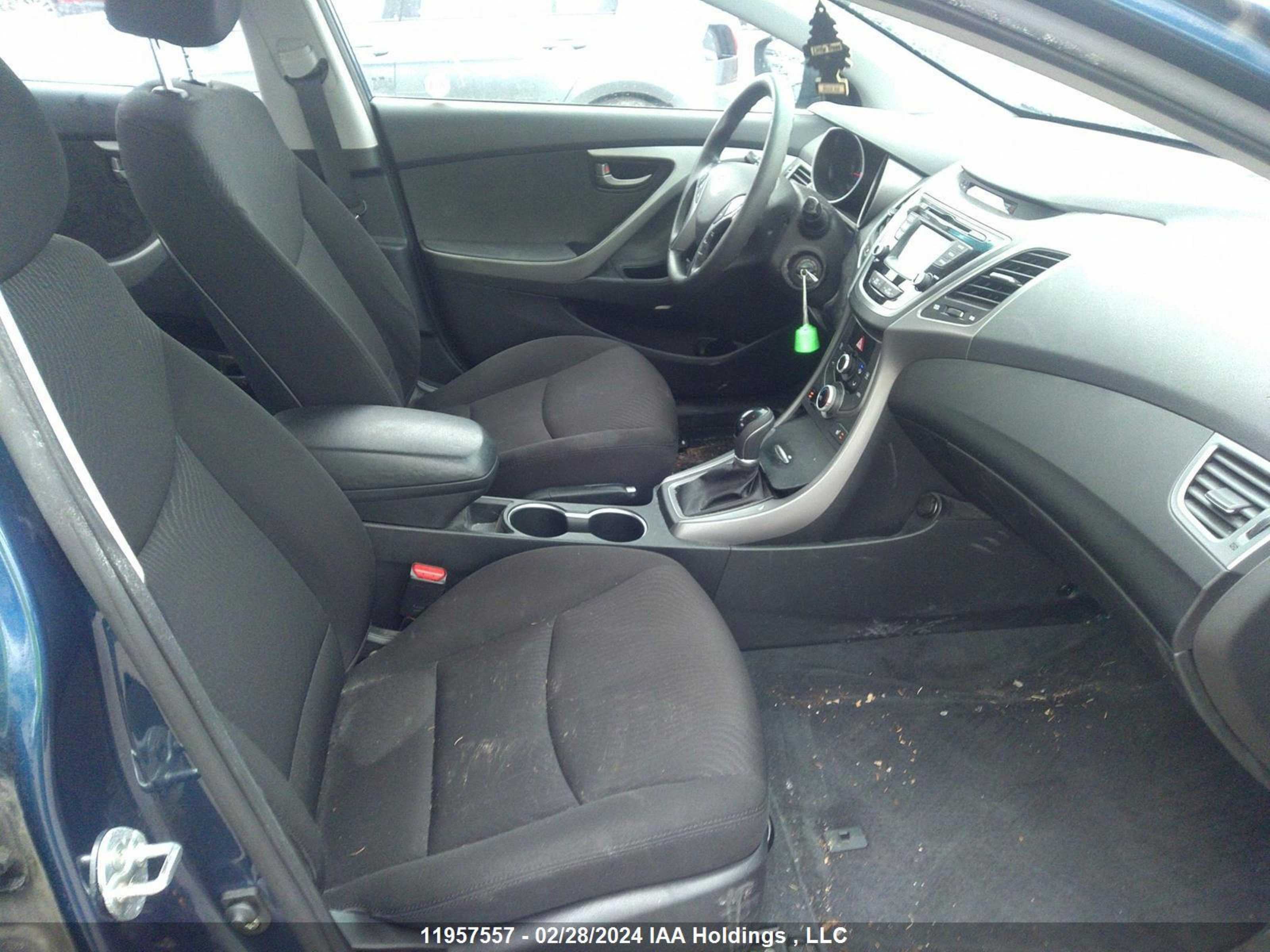 Photo 4 VIN: KMHDH4AE7GU550256 - HYUNDAI ELANTRA 