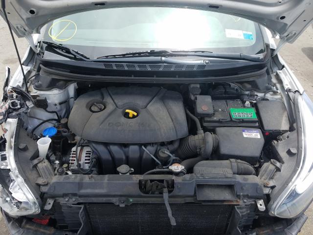 Photo 6 VIN: KMHDH4AE7GU575982 - HYUNDAI ELANTRA SE 