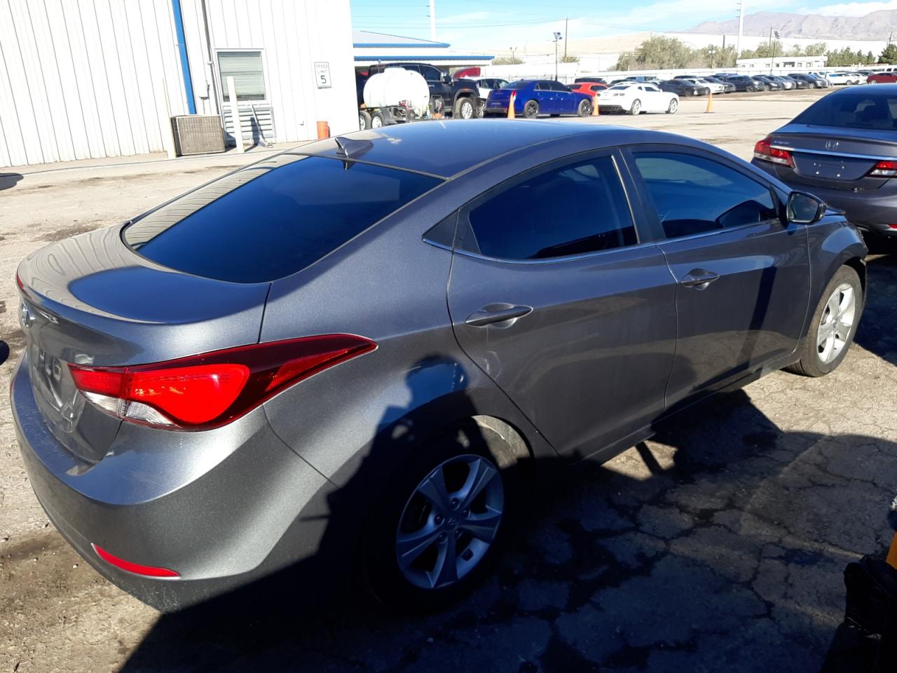 Photo 2 VIN: KMHDH4AE7GU592622 - HYUNDAI ELANTRA 