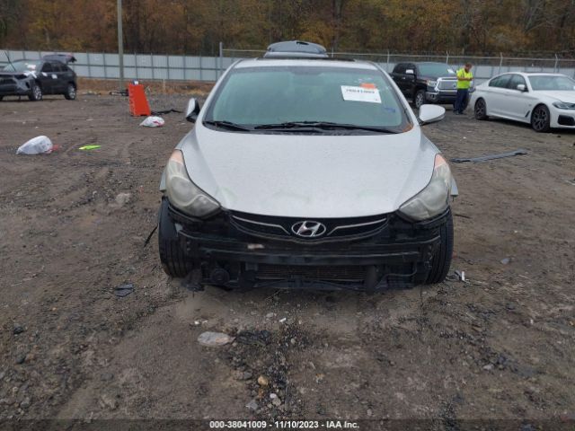 Photo 5 VIN: KMHDH4AE8BU114976 - HYUNDAI ELANTRA 