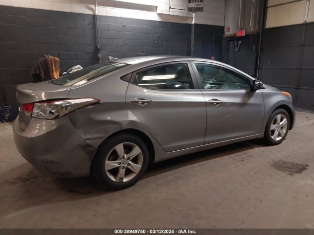 Photo 3 VIN: KMHDH4AE8BU138369 - HYUNDAI ELANTRA 