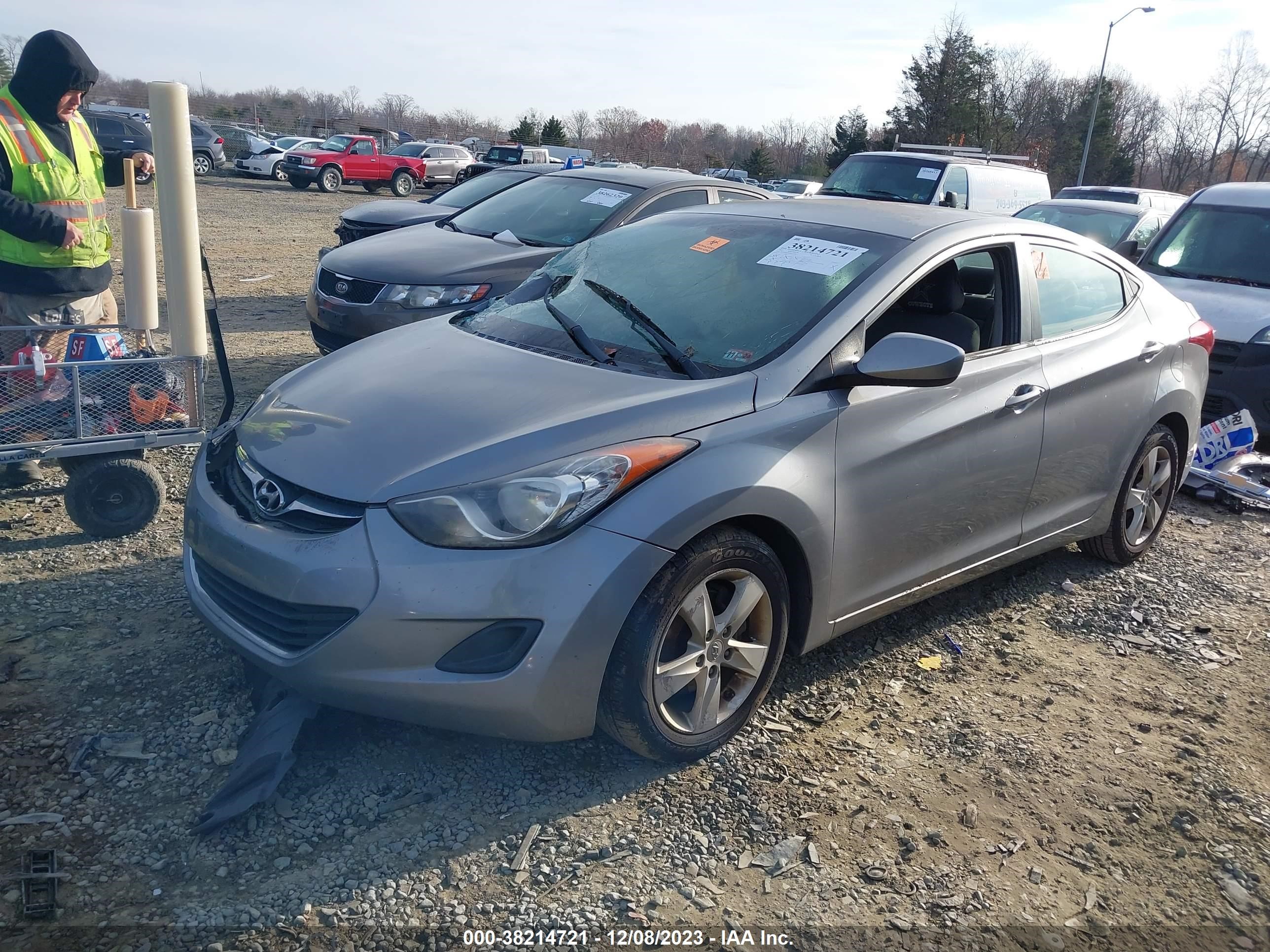 Photo 1 VIN: KMHDH4AE8BU149971 - HYUNDAI ELANTRA 