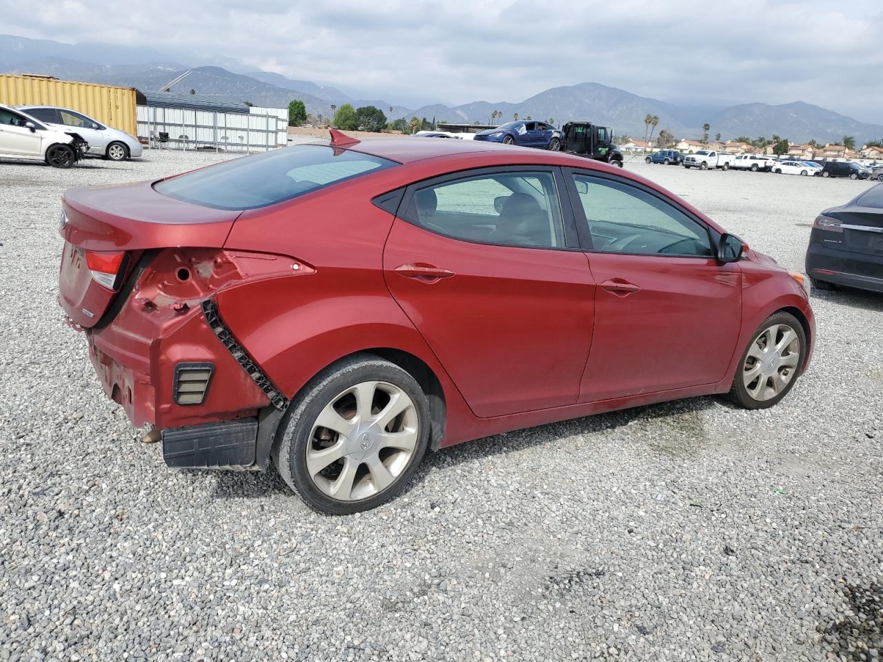 Photo 2 VIN: KMHDH4AE8BU158458 - HYUNDAI ELANTRA 