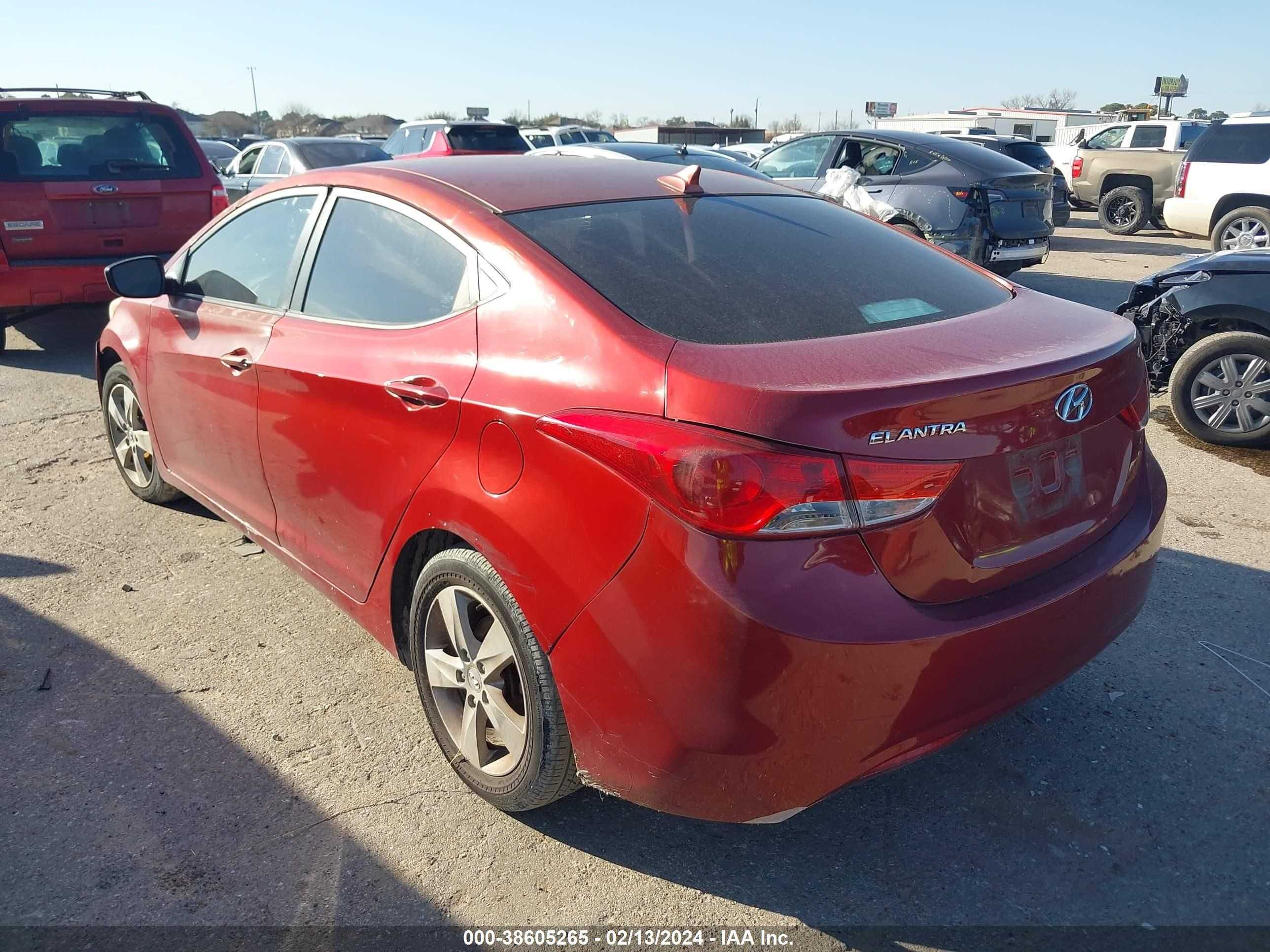 Photo 2 VIN: KMHDH4AE8BU171145 - HYUNDAI ELANTRA 