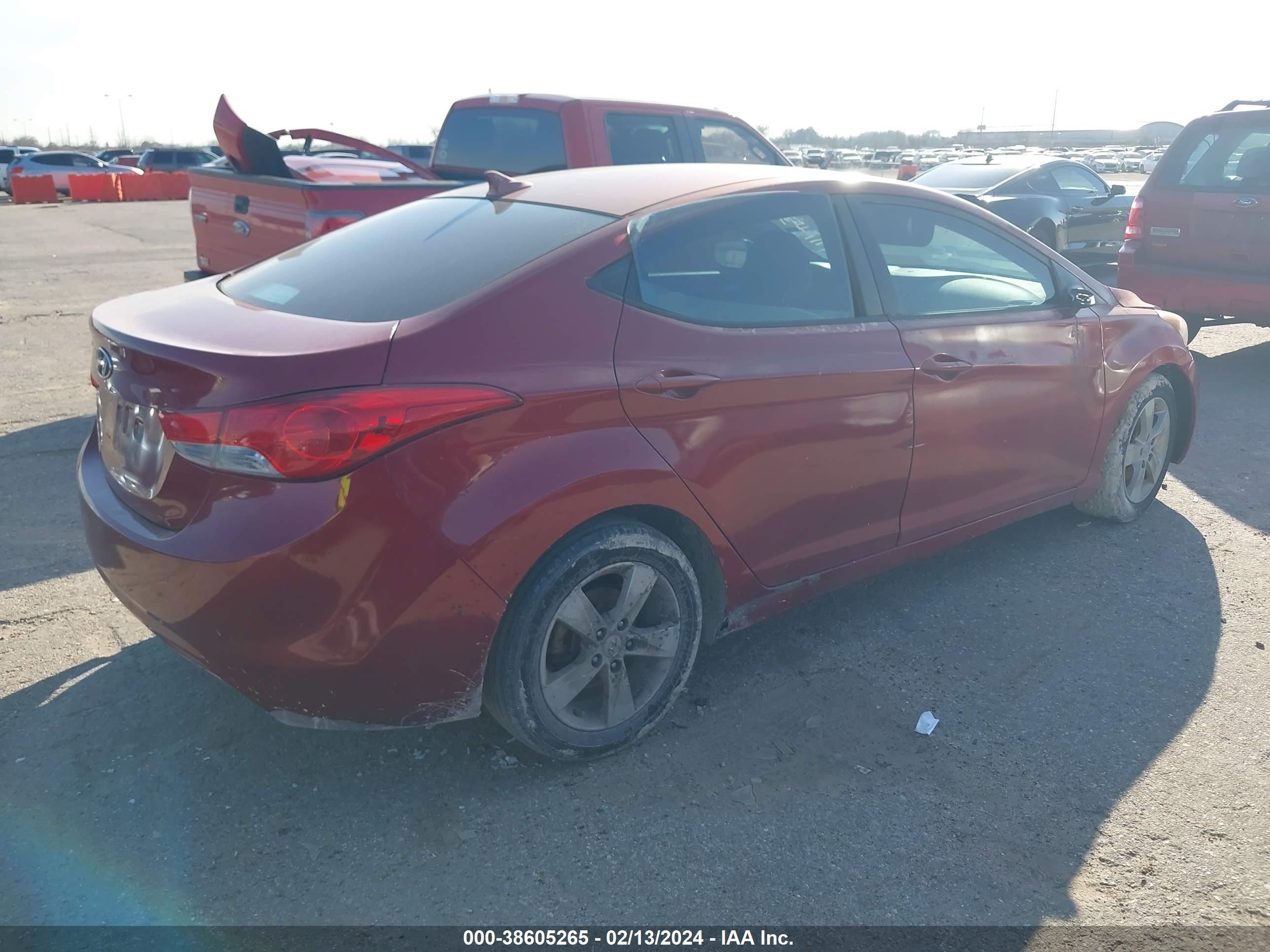 Photo 3 VIN: KMHDH4AE8BU171145 - HYUNDAI ELANTRA 