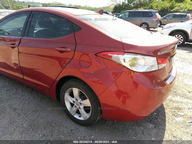 Photo 5 VIN: KMHDH4AE8CU197097 - HYUNDAI ELANTRA 