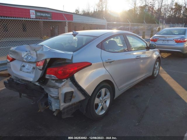 Photo 3 VIN: KMHDH4AE8CU243687 - HYUNDAI ELANTRA 