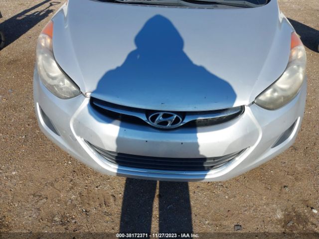 Photo 5 VIN: KMHDH4AE8CU258819 - HYUNDAI ELANTRA 