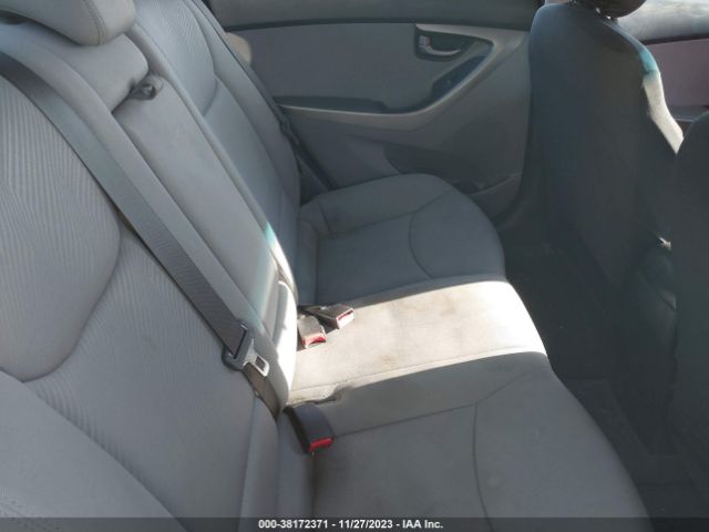 Photo 7 VIN: KMHDH4AE8CU258819 - HYUNDAI ELANTRA 