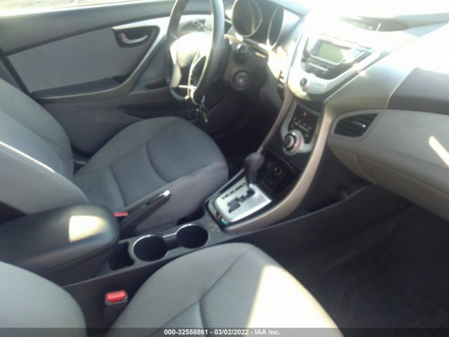 Photo 4 VIN: KMHDH4AE8CU324608 - HYUNDAI ELANTRA 