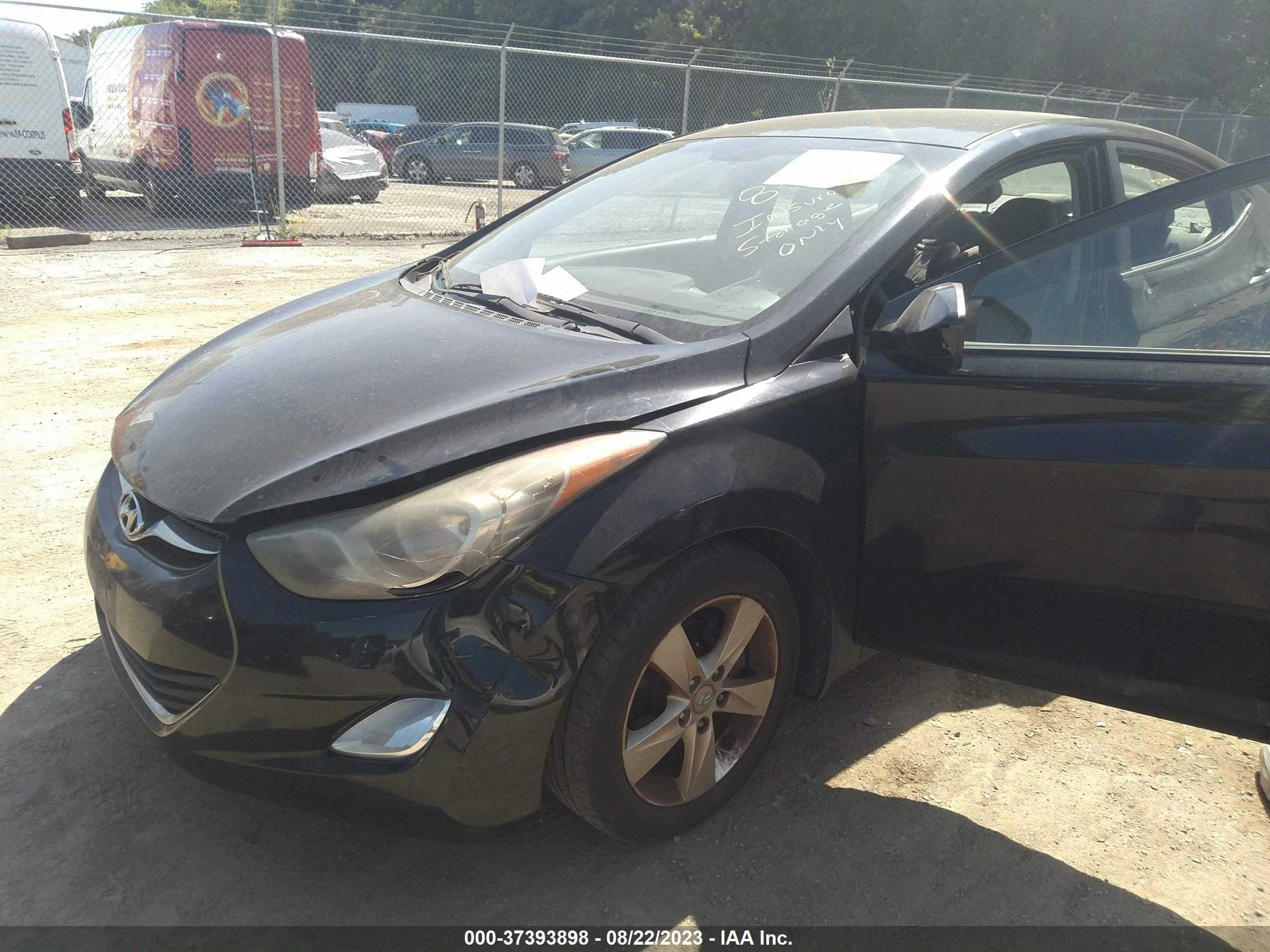 Photo 1 VIN: KMHDH4AE8CU456462 - HYUNDAI ELANTRA 