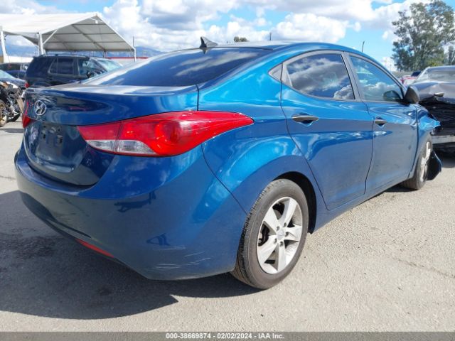 Photo 3 VIN: KMHDH4AE8DU010748 - HYUNDAI ELANTRA 