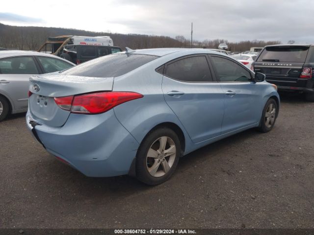 Photo 3 VIN: KMHDH4AE8DU577977 - HYUNDAI ELANTRA 