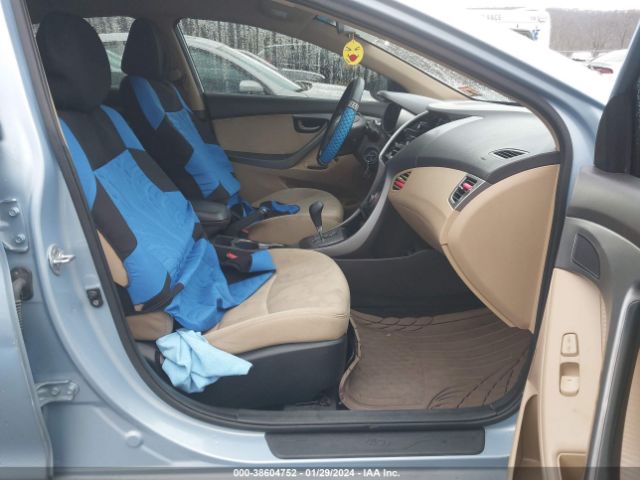 Photo 4 VIN: KMHDH4AE8DU577977 - HYUNDAI ELANTRA 