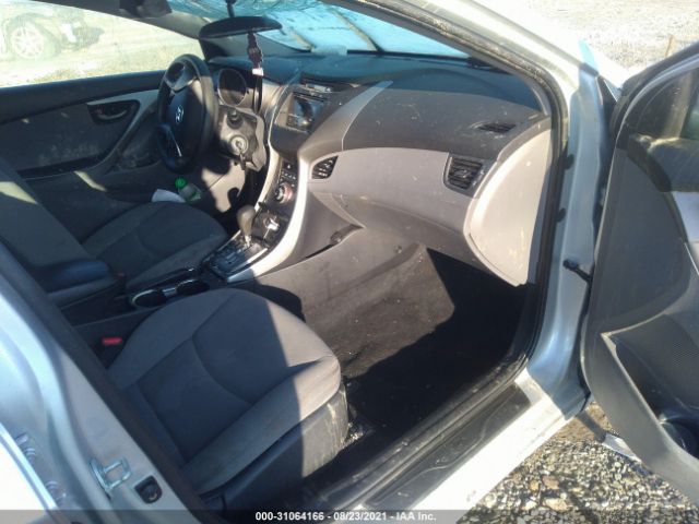 Photo 4 VIN: KMHDH4AE8DU903549 - HYUNDAI ELANTRA 