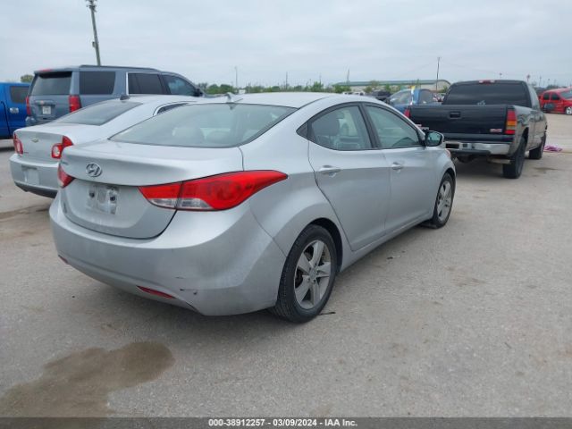 Photo 3 VIN: KMHDH4AE8DU938768 - HYUNDAI ELANTRA 