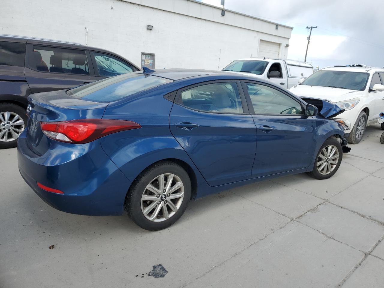 Photo 2 VIN: KMHDH4AE8EU176236 - HYUNDAI ELANTRA 