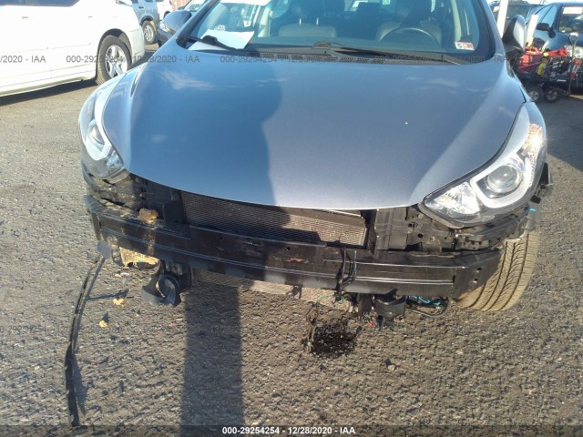 Photo 5 VIN: KMHDH4AE8FU237635 - HYUNDAI ELANTRA 