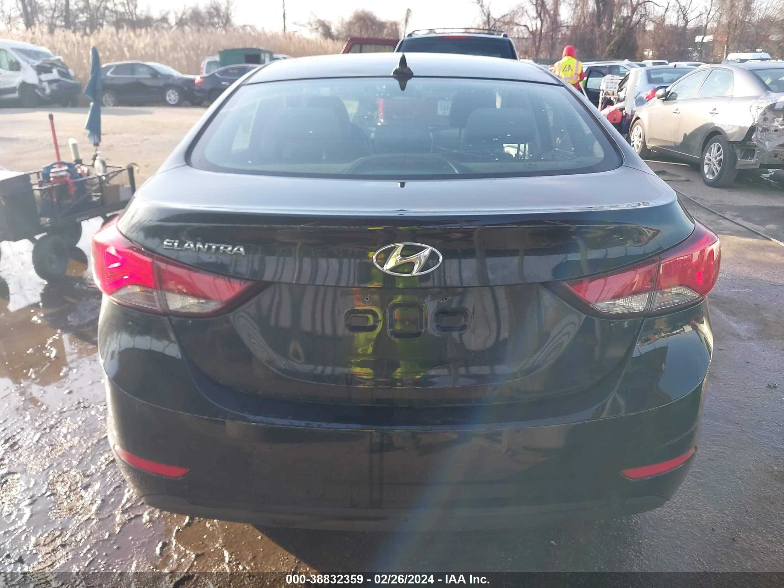 Photo 15 VIN: KMHDH4AE8FU299326 - HYUNDAI ELANTRA 