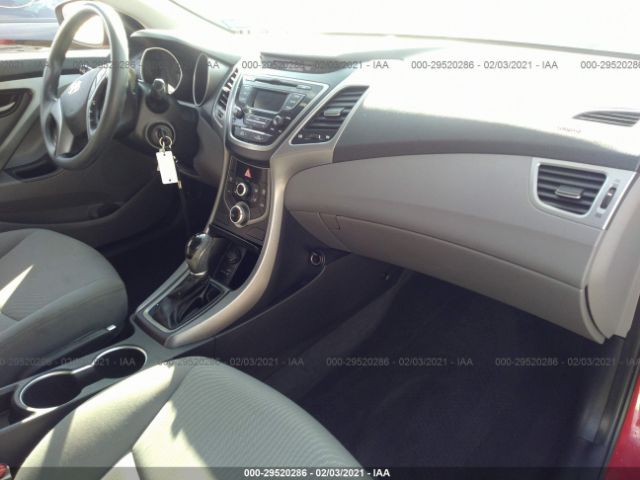 Photo 4 VIN: KMHDH4AE8FU326413 - HYUNDAI ELANTRA 