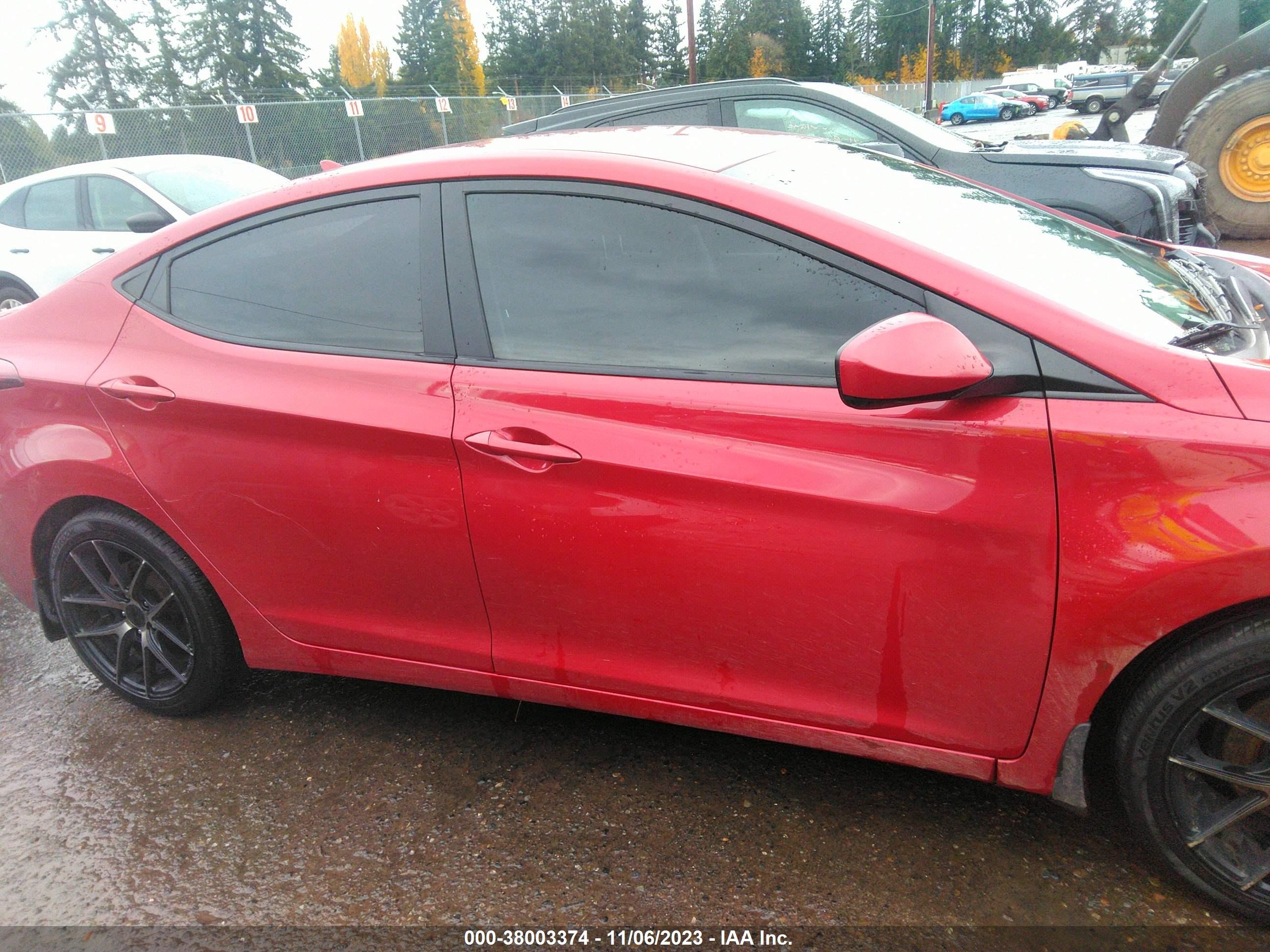 Photo 12 VIN: KMHDH4AE8FU412336 - HYUNDAI ELANTRA 