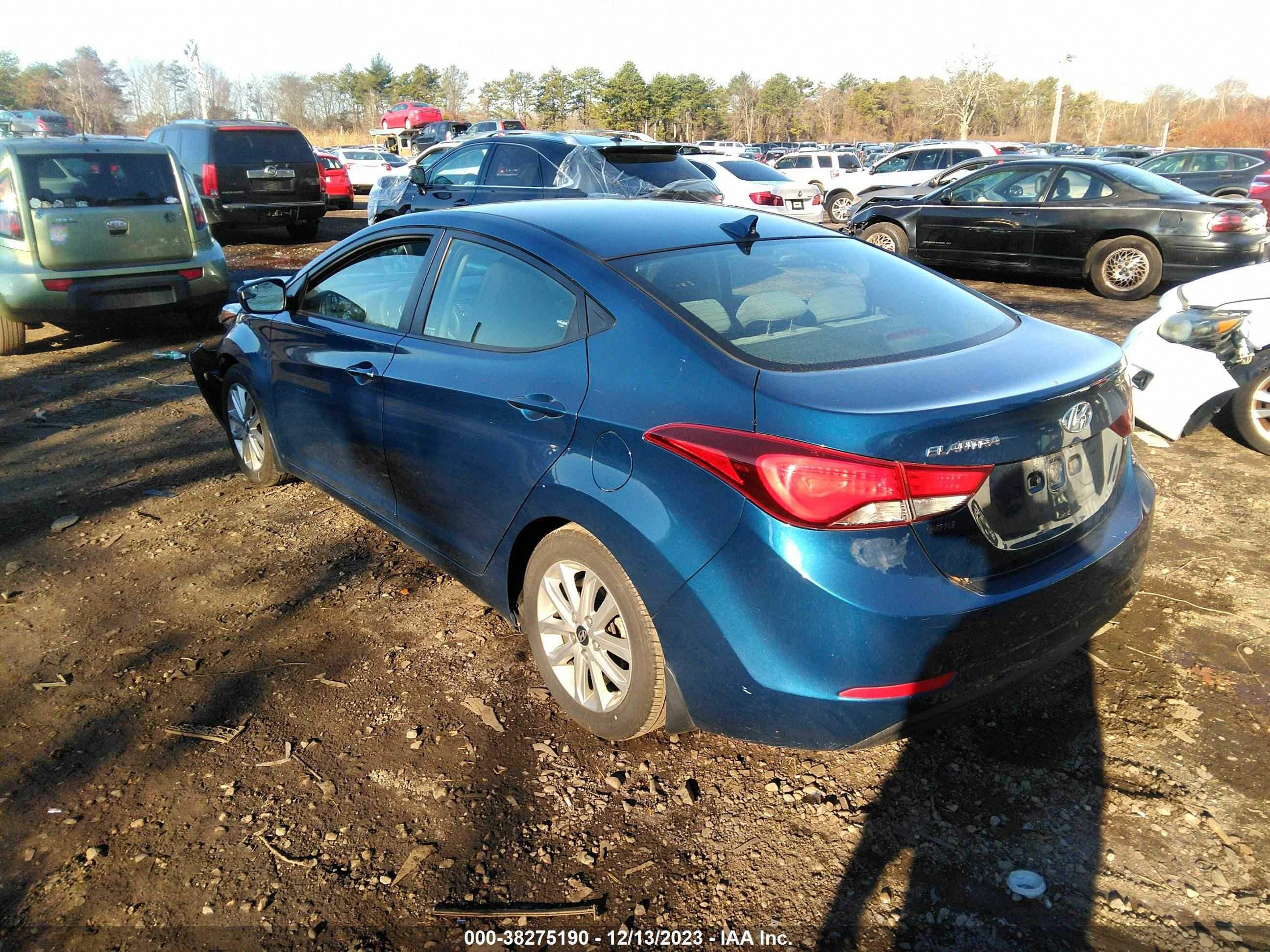 Photo 2 VIN: KMHDH4AE8GU503365 - HYUNDAI ELANTRA 