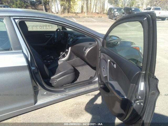 Photo 4 VIN: KMHDH4AE8GU586716 - HYUNDAI ELANTRA 