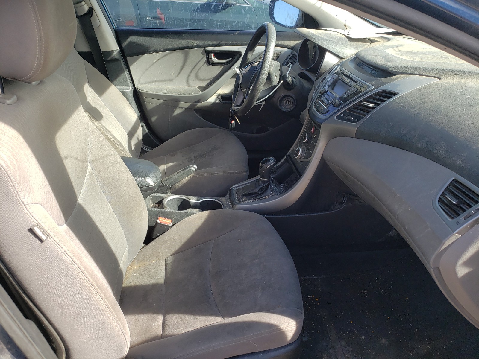 Photo 4 VIN: KMHDH4AE8GU601263 - HYUNDAI ELANTRA 