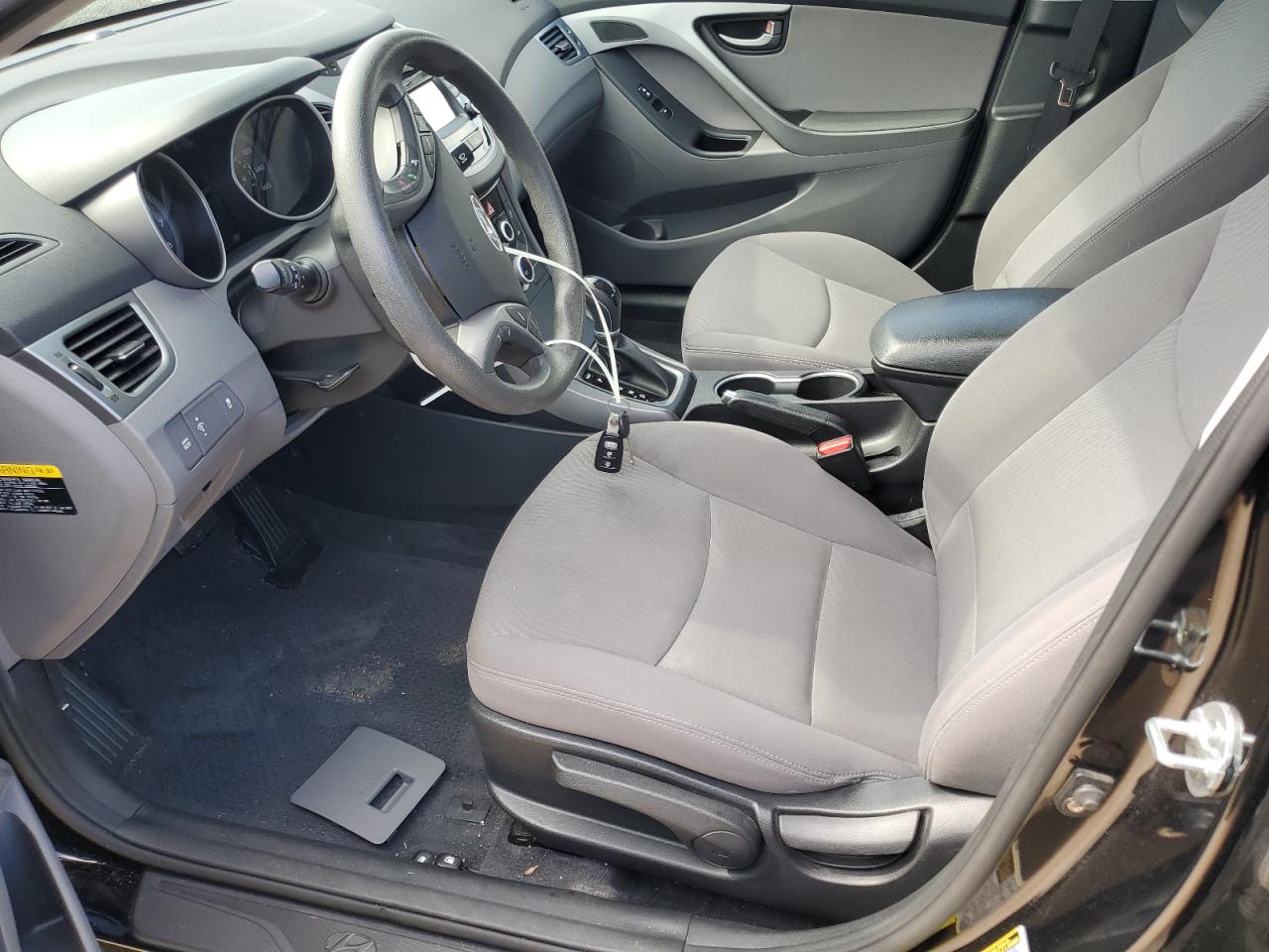 Photo 6 VIN: KMHDH4AE8GU601909 - HYUNDAI ELANTRA 