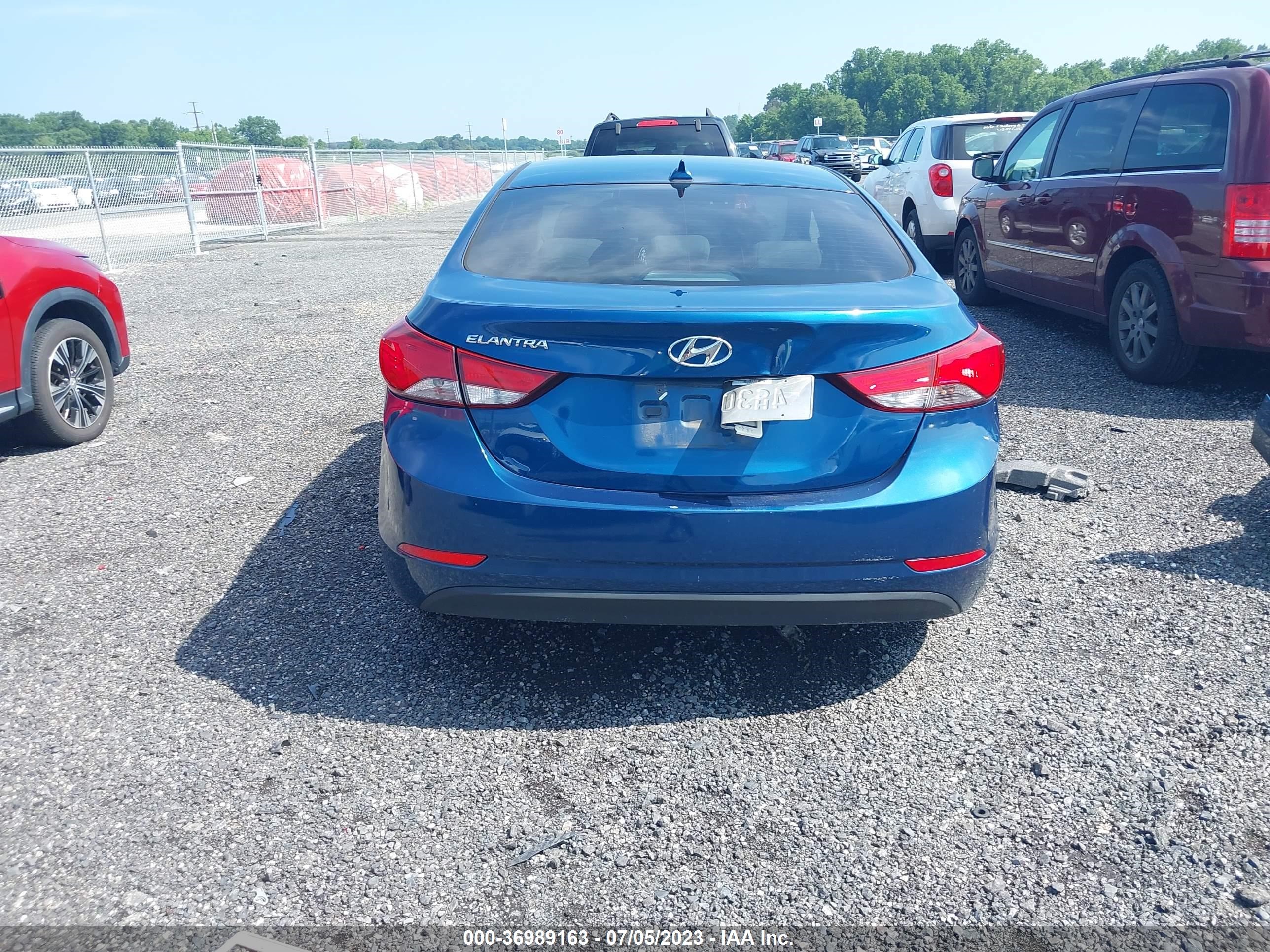 Photo 15 VIN: KMHDH4AE8GU648633 - HYUNDAI ELANTRA 