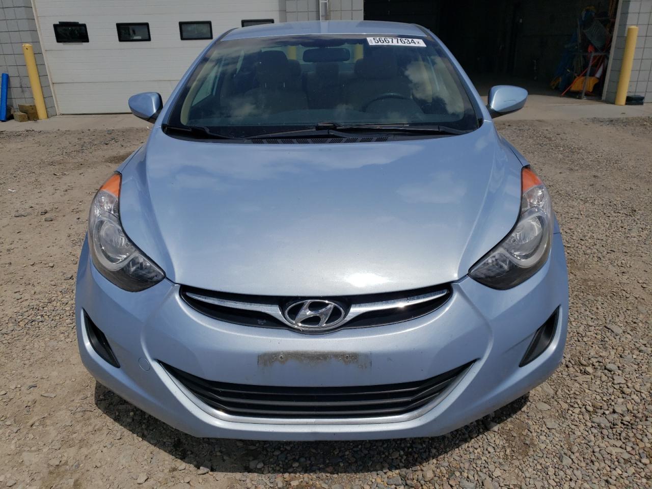 Photo 4 VIN: KMHDH4AE9BU104943 - HYUNDAI ELANTRA 