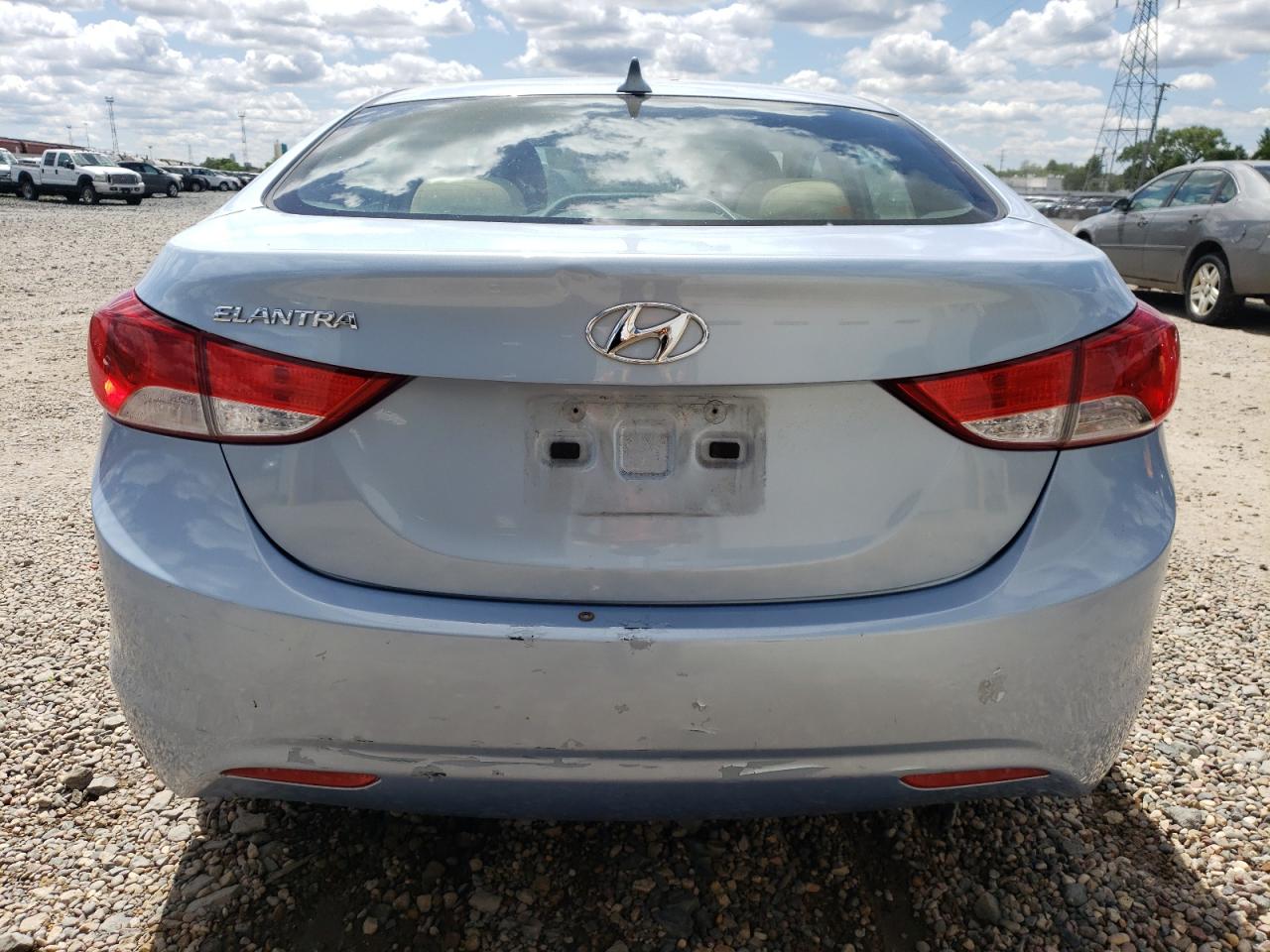 Photo 5 VIN: KMHDH4AE9BU104943 - HYUNDAI ELANTRA 