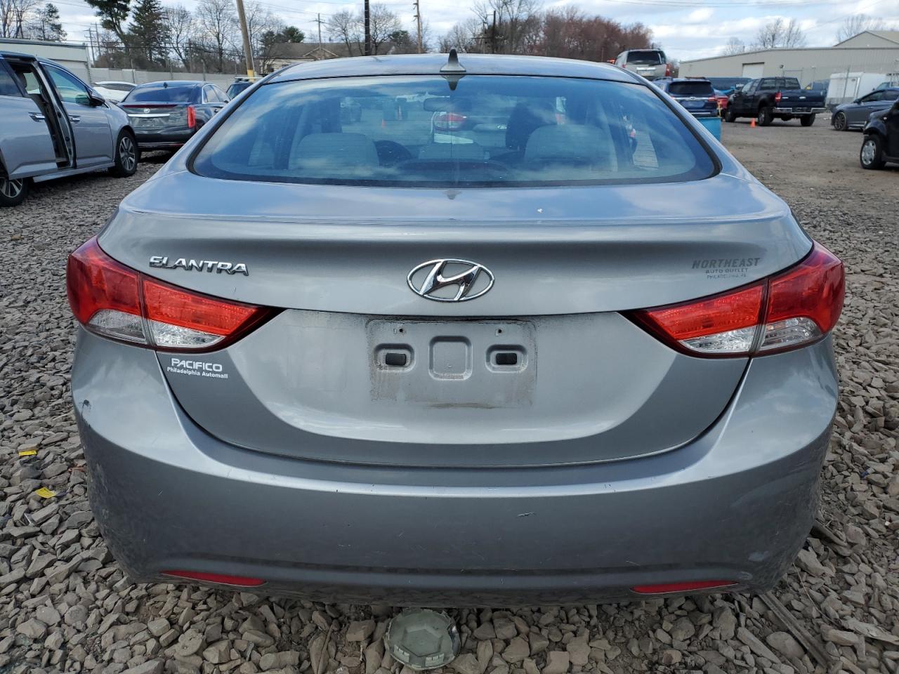 Photo 5 VIN: KMHDH4AE9BU104988 - HYUNDAI ELANTRA 