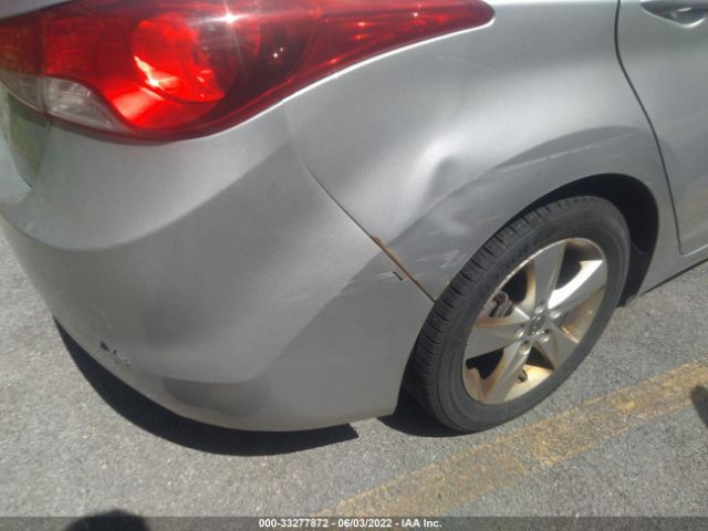 Photo 5 VIN: KMHDH4AE9BU110340 - HYUNDAI ELANTRA 