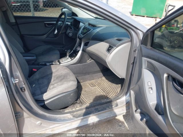 Photo 4 VIN: KMHDH4AE9BU114775 - HYUNDAI ELANTRA 