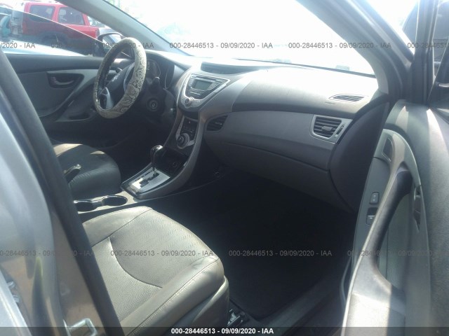 Photo 4 VIN: KMHDH4AE9BU120169 - HYUNDAI ELANTRA 