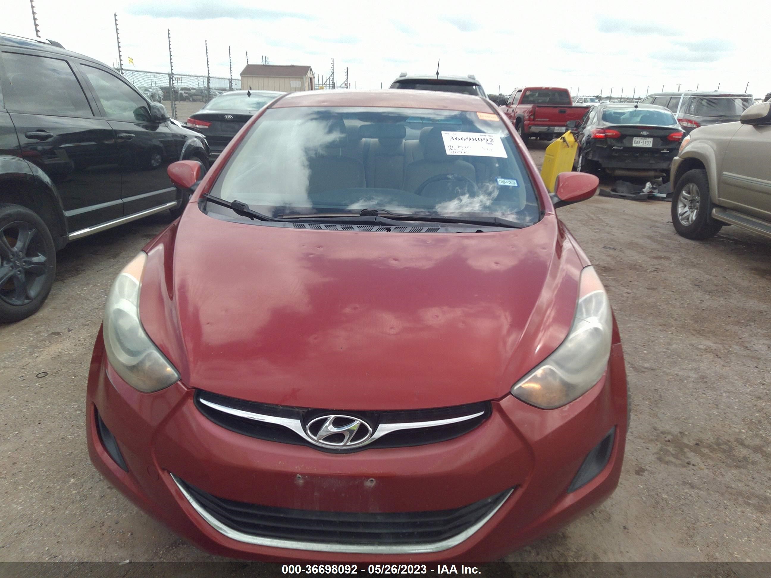 Photo 5 VIN: KMHDH4AE9BU145461 - HYUNDAI ELANTRA 