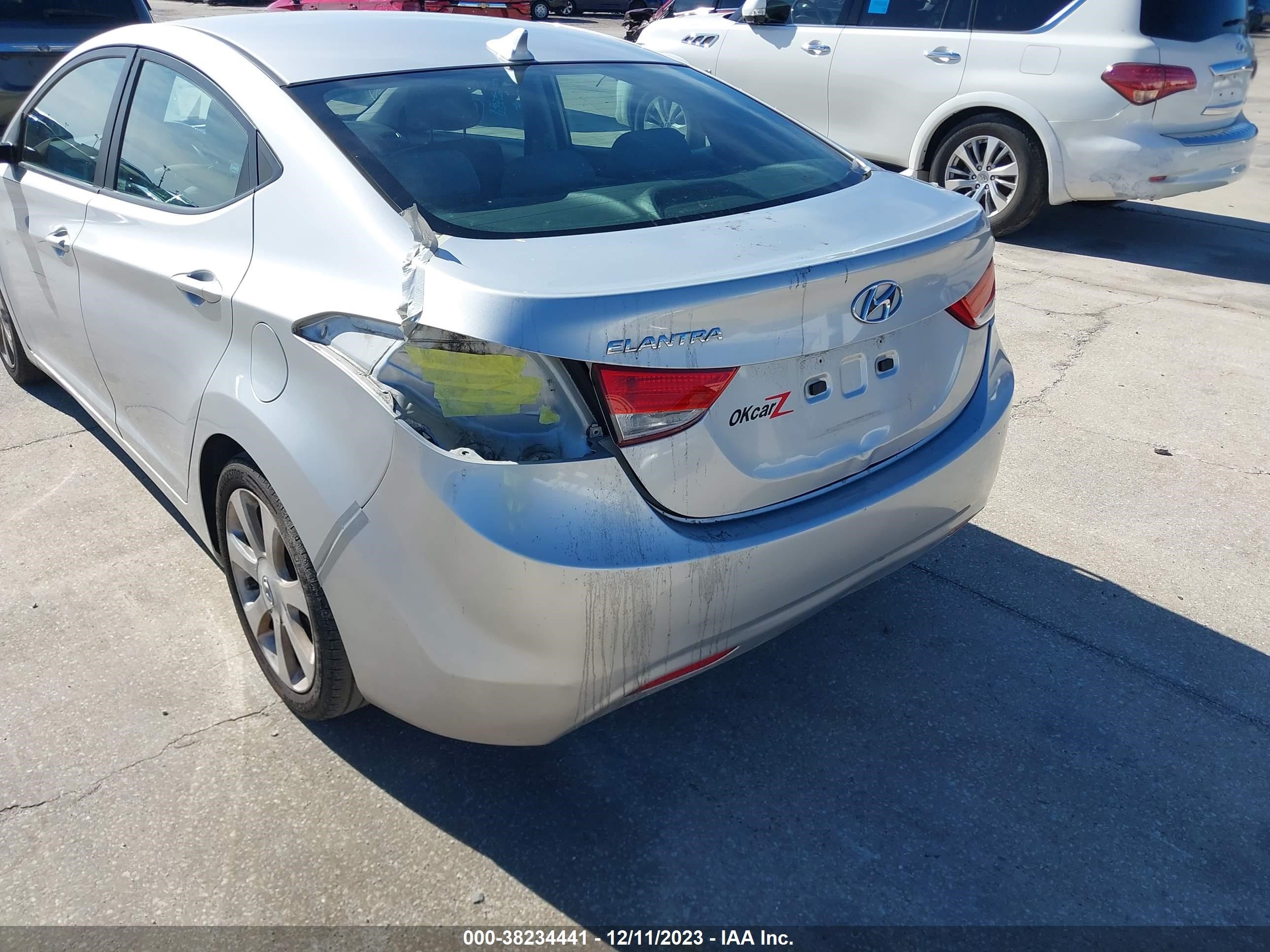 Photo 11 VIN: KMHDH4AE9CU240927 - HYUNDAI ELANTRA 