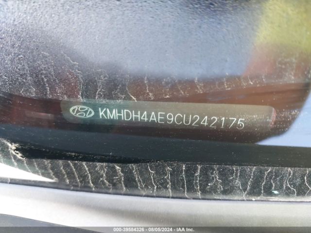 Photo 8 VIN: KMHDH4AE9CU242175 - HYUNDAI ELANTRA 